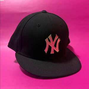 New Era 59FIFTY NY Yankees Black Gold Metal Badge Fitted Hat 7 1/4